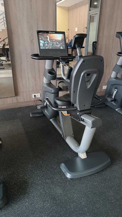 Zal, Mexmonxona va Uy uchun Impulse professional fitness trenajerlari.