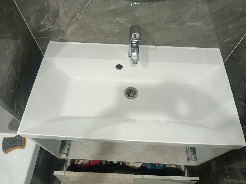Продам раковину с сифоном