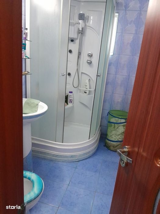 Apartament 3 camere, etaj 2, centrala pe gaz