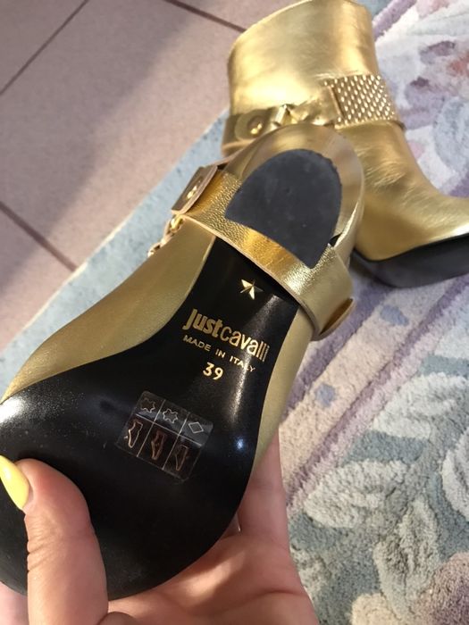 Оригинални маркови обувки Guess токчета Cavalli боти