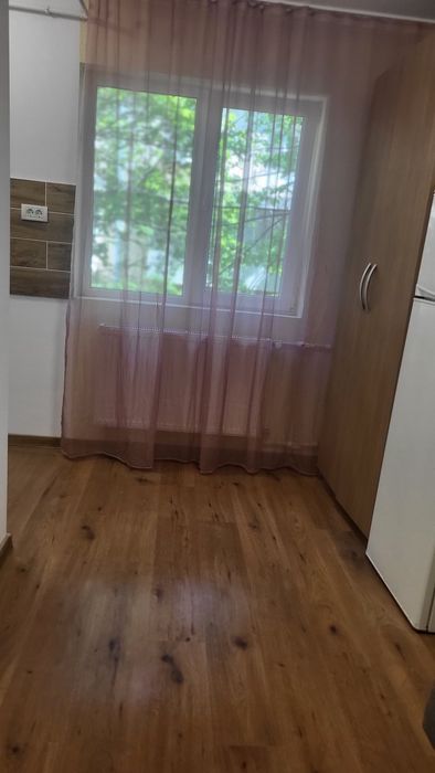 Garsoniera de închiriat