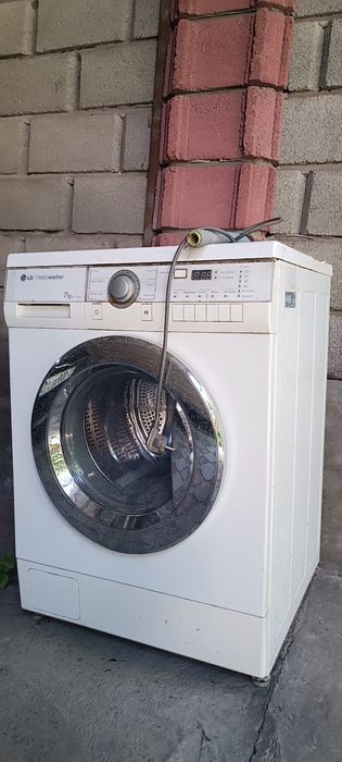 Стиральная машина LG 7 кг (WD-11230FB)