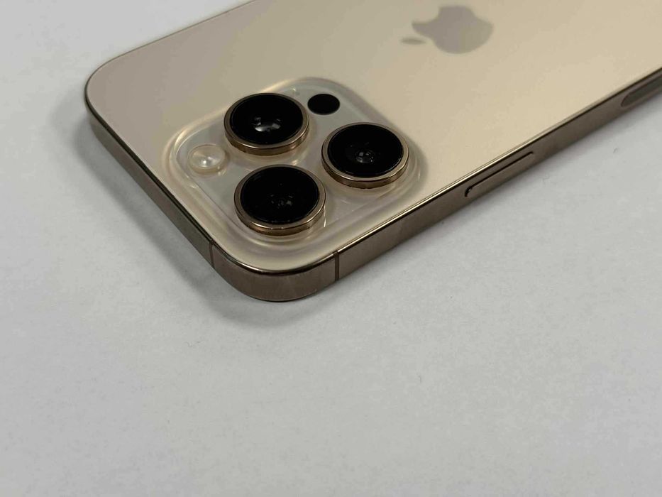 Продавам Iphone 16 Pro 256gb