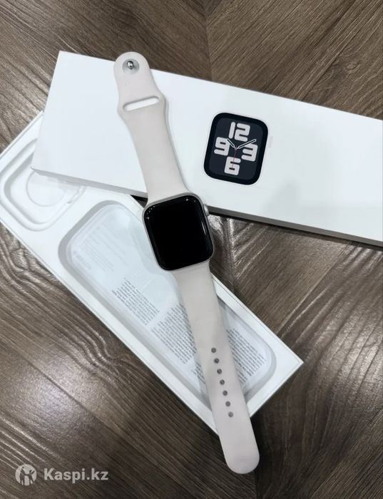 Apple Watch SE 2 (GPS) 44 мм отличное состояние