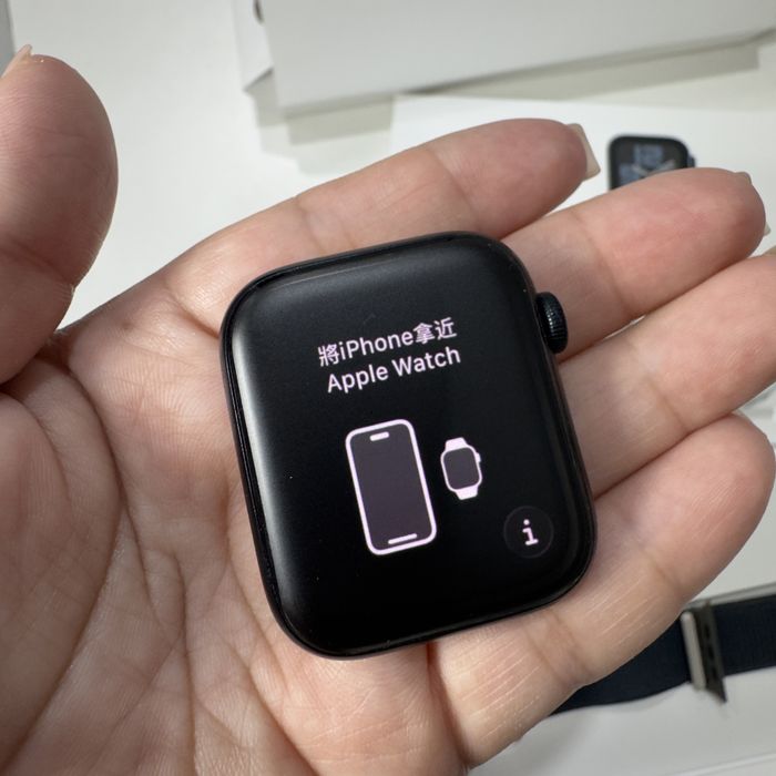 Продам Apple watch se2