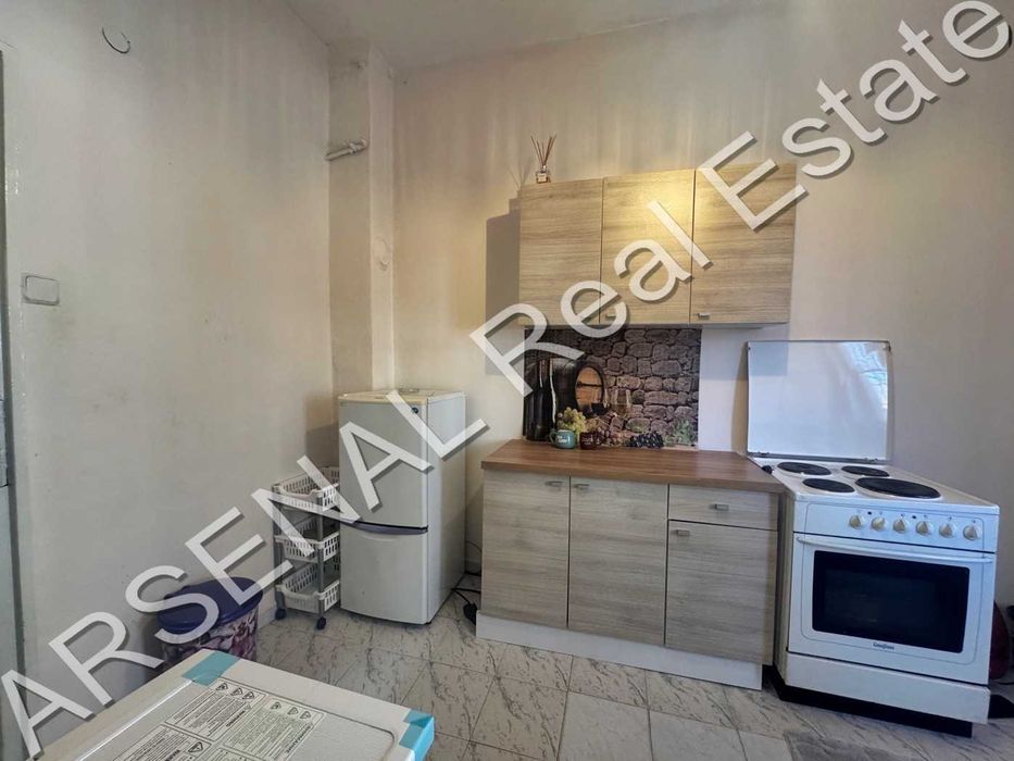 Дава се под наем Едностаен апартамент в София, Център - 44 кв.м за 398.82 € - Снимка #1