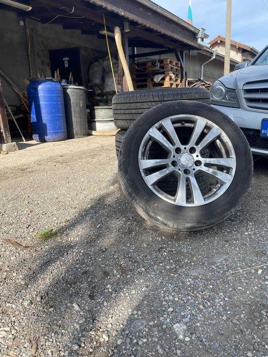 Гуми и джанти 16 цола Mercedes C-class