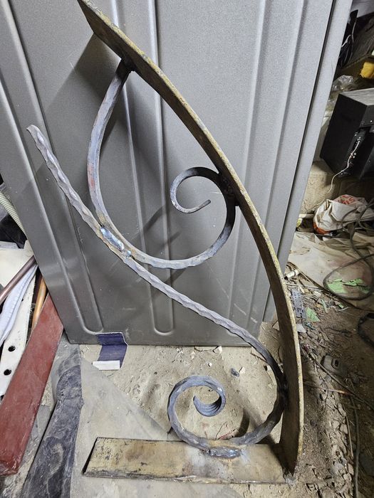 Срочно продам кронштейн для козерок для лексан
О