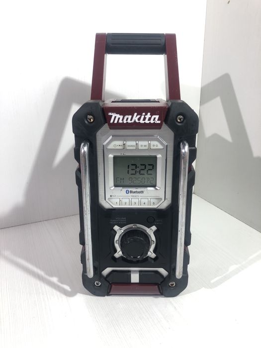 Radio Makita DMR 108 cu bluetooth