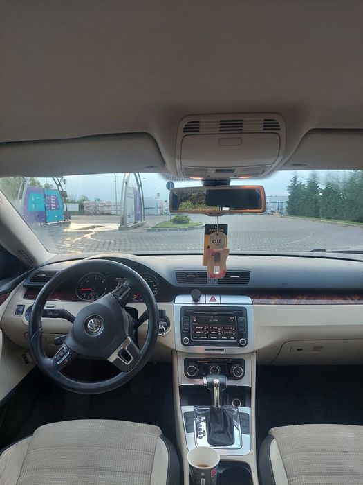 Vând Volkswagen Passat CC