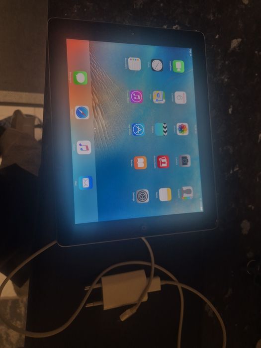 НазадiPad 3 модел A1430 16GB 2012 Wi-Fi + Cellular като нов с зарядно и кожен  калъф
Компютри, таблети и периферни устройства
iPad и таблети
iPad 3 м