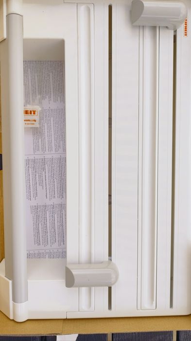 Стенен държач за кухненска хартия и два вида фолио