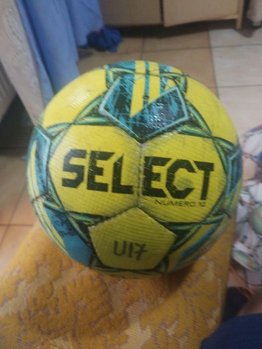 Vând minge select prețul e negociabil