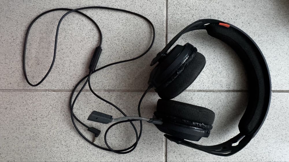 casti Plantronics RIG 400