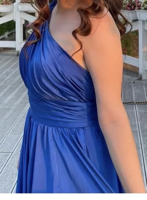 Рокля цвят синьо