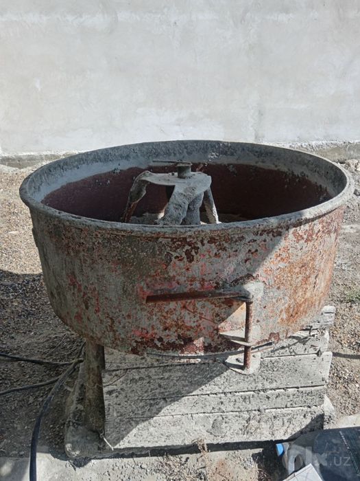 Shlakablok aparati sotiladi
