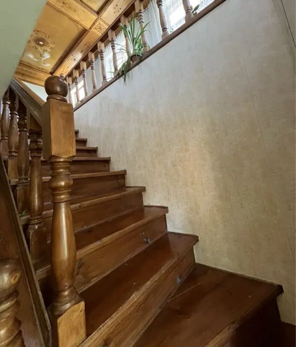 Тез арада үй сатылады!