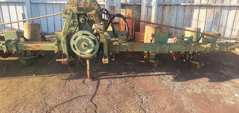 Култиватор чизел 2,5м; сеялка "румънка"; свредел за дупки