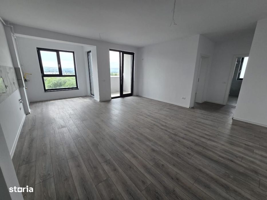 De vanzare Apartament 3 camere, zona Centru Bloc Nou.