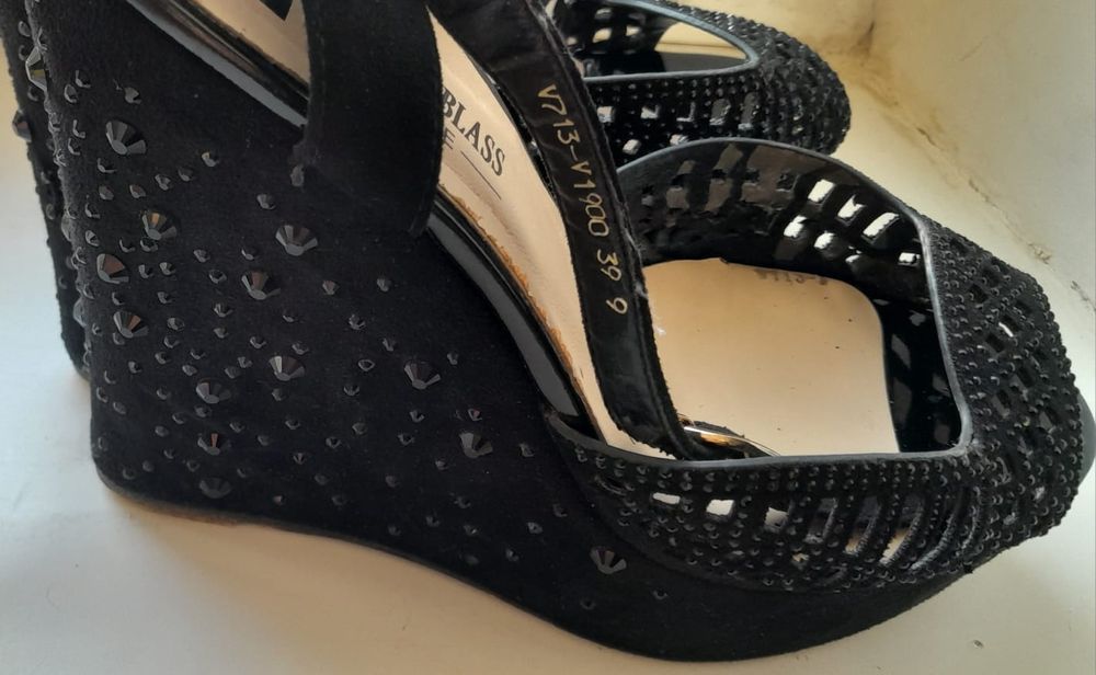 Женский босоножка