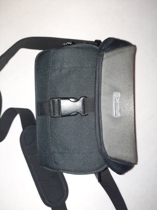 Видеокамера CANON DC 100