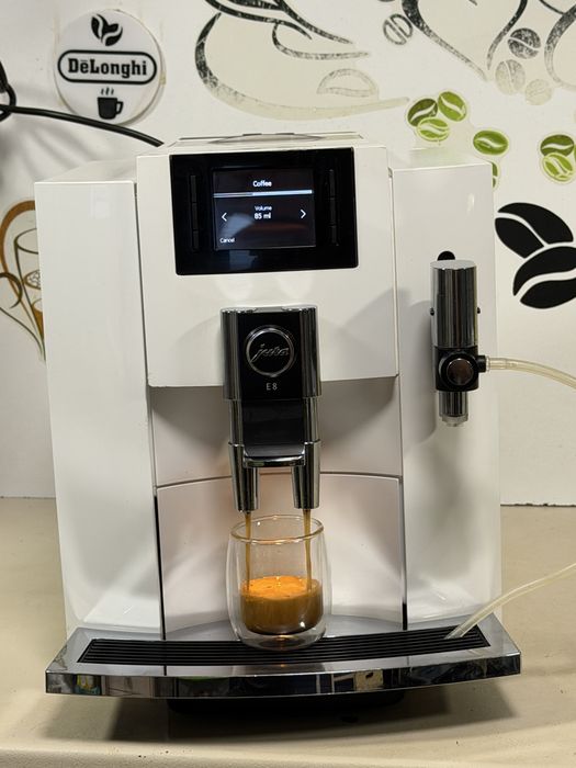 Кафемашина кафе автомат JURA E8 с гаранция
