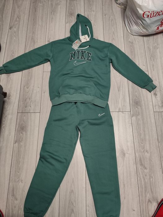 Trening verde nike de dama