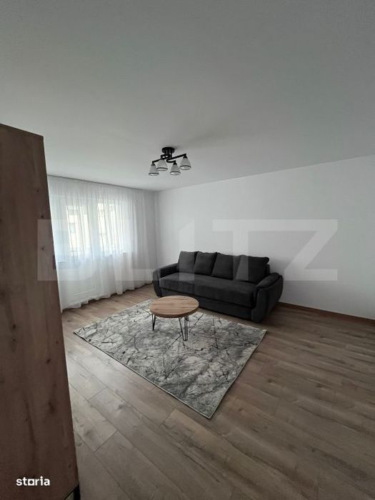Apartament 4 camere, decomandat, etaj intermediar, zona USV