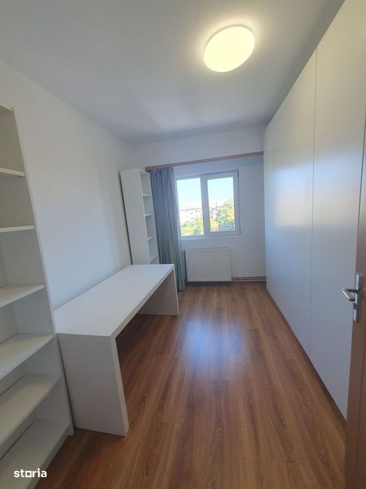 De închiriat apartament cu 3 camere – Zona Lipovei