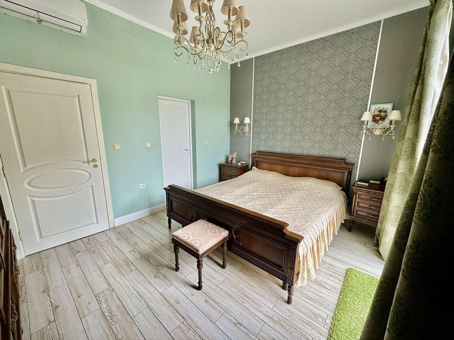 Продава се Къща в Бургас, Център - 211 кв.м за 1564 €/кв.м - Снимка #10