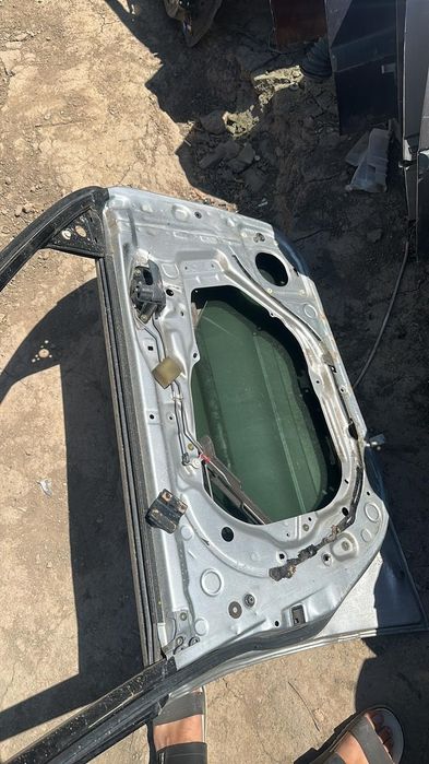 Тайота карина е дверь