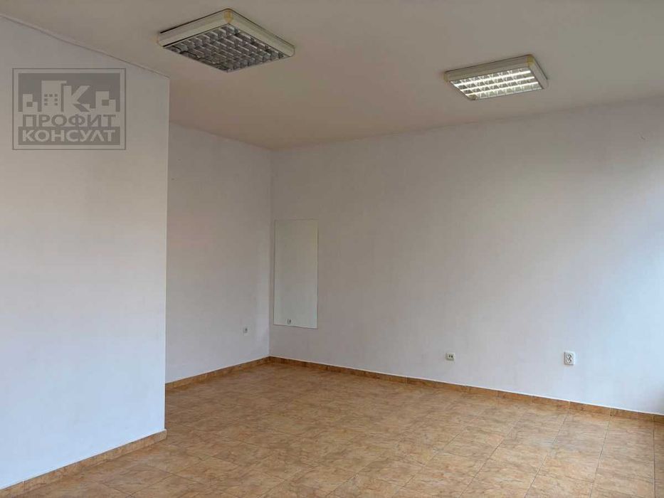 Дава се под наем Офис в Велико Търново, Център - 31 кв.м за 199.41 € - Снимка #1