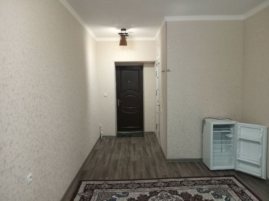 Arenda kvartira opshishita Yashnabod tumani Olmos metro oldida 1xona