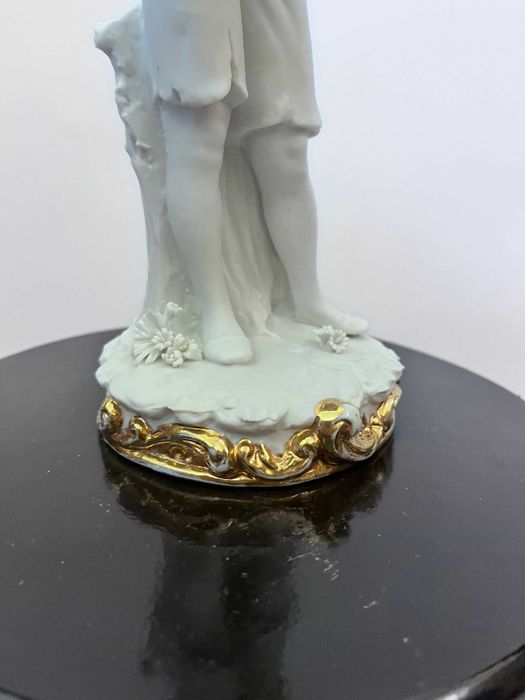 Statueta bibelou bibelouri portelan glazurat semnatB MERLI Capodimonte