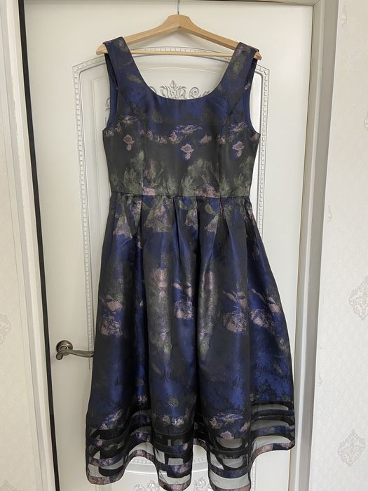 Платье на вечерь