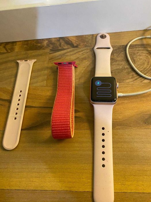 Apple Watch Series 3 – 38 мм алуминий в розово, GPS + LTE, с 2 каишки