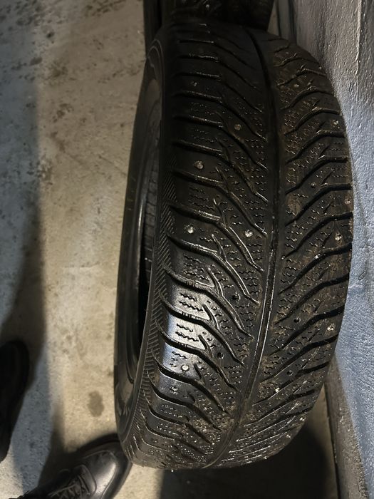 Зимние шины 195/65/15