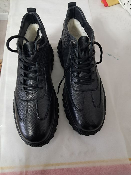 Продам новый зимний ботинок