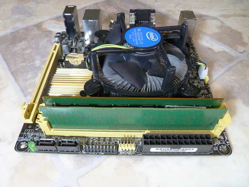 Mini ITX Bundle - ASUS H81I-Plus / i5-4590 S / 12GB RAM