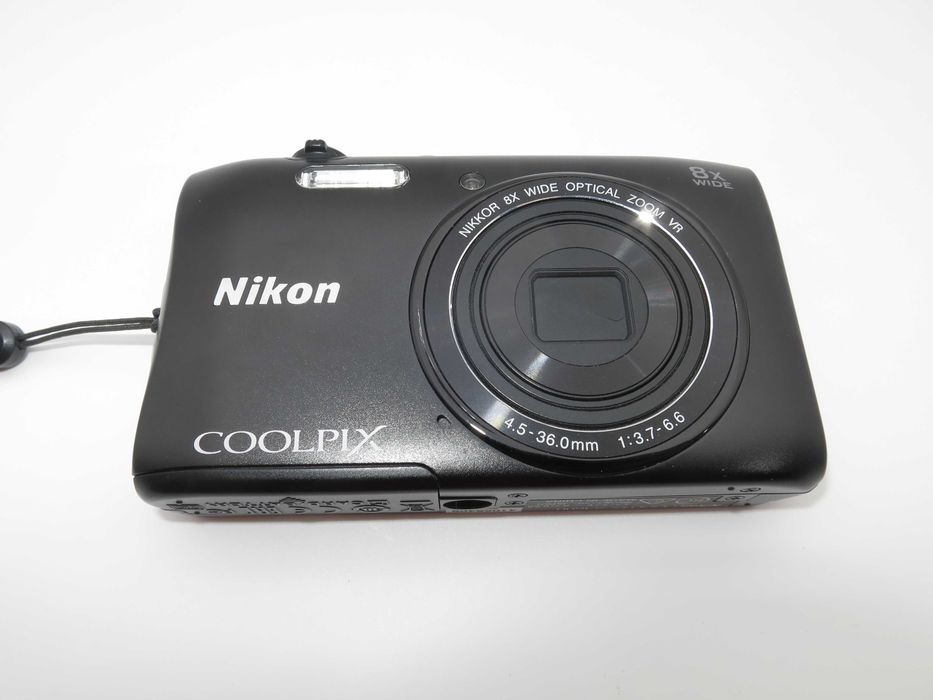 Nikon Coolpix S3600 ултра компактен цифров фотоапарат, дигиална камера в черен цвят 20 MP и 8х оптичен зум, като НОВА, комплект, работи перфектно