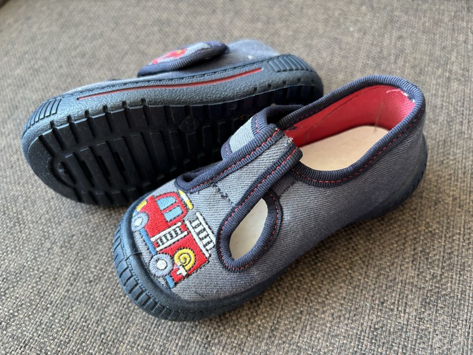 Маратонки и сандали LC waikiki