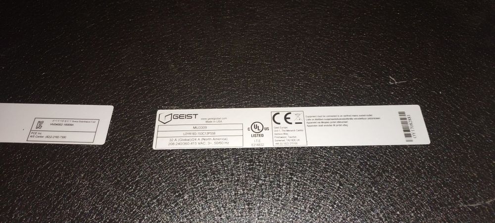 PDU( Power Distribution Unit) Rack 2U 32A 18 x C13 240/415VAC  Geist