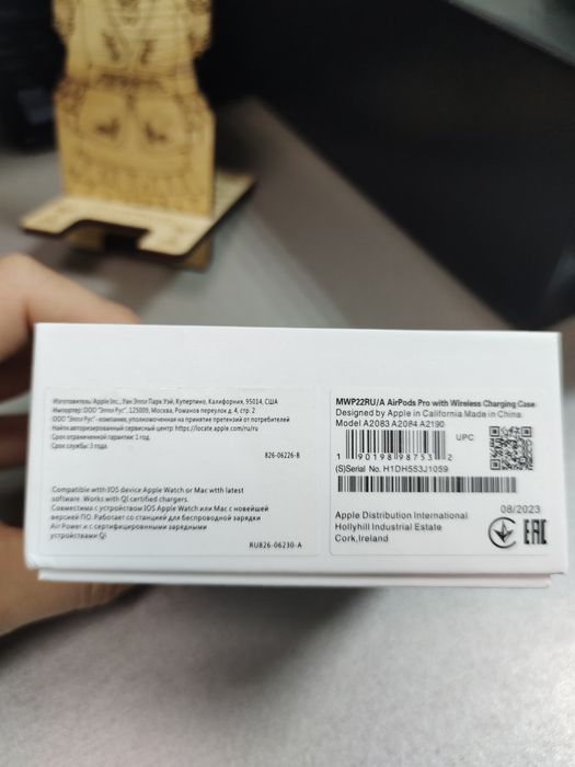 Эир подс про почти новый