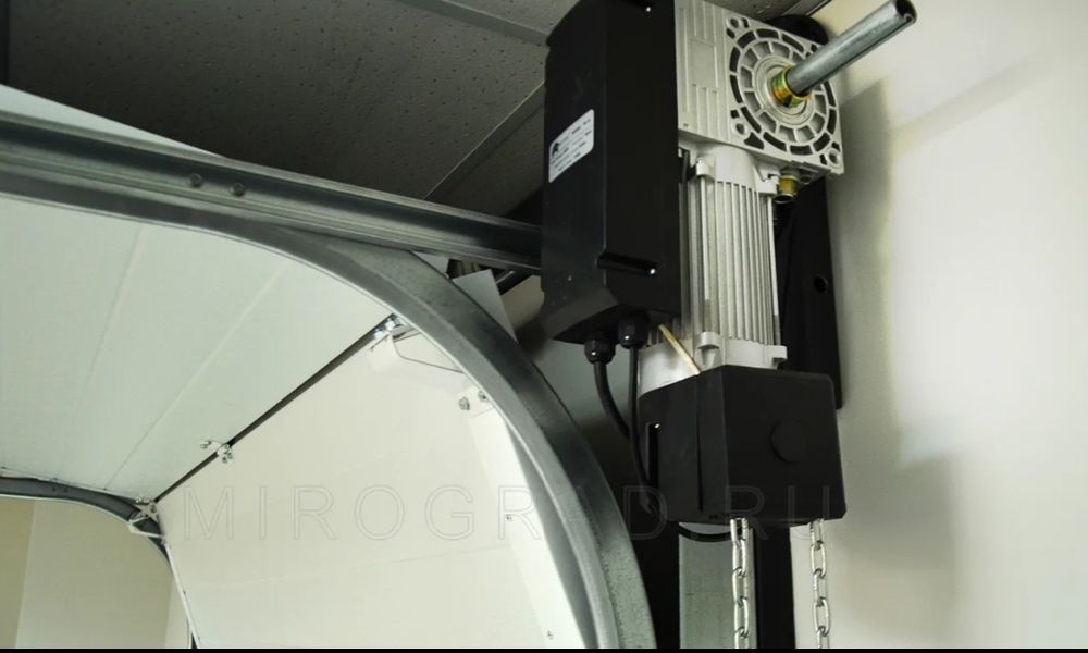 Мотор для секционных ворот