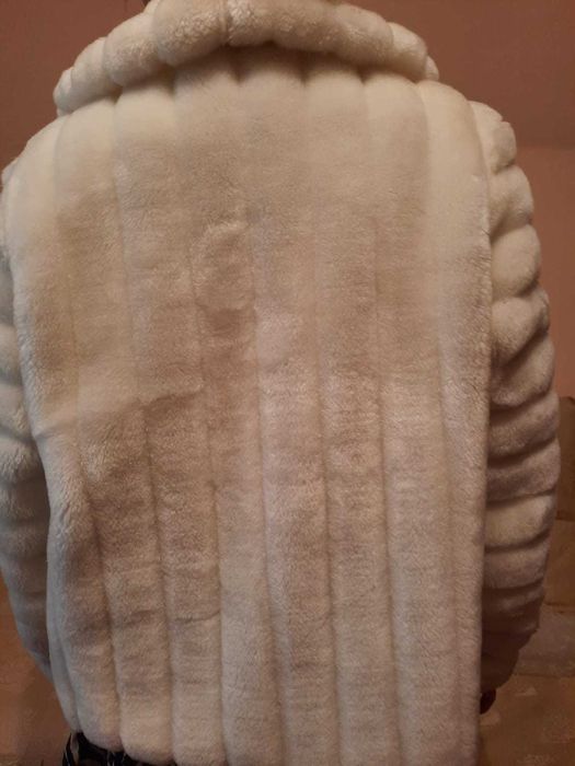 Haina blana artificiala alba