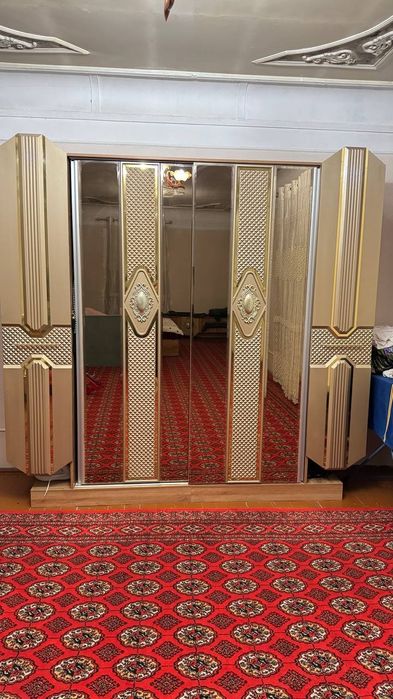 Спальный гарнитур