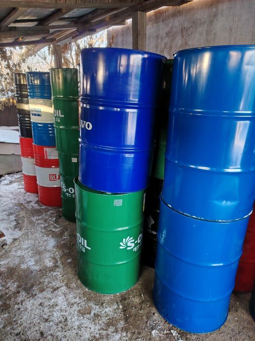 Пустые бочки из под масла