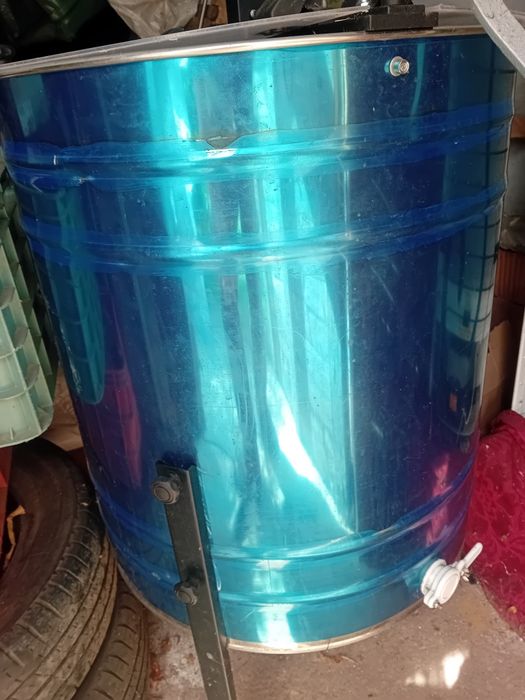 Vând centrifuga manuală Lyson 4 Rame