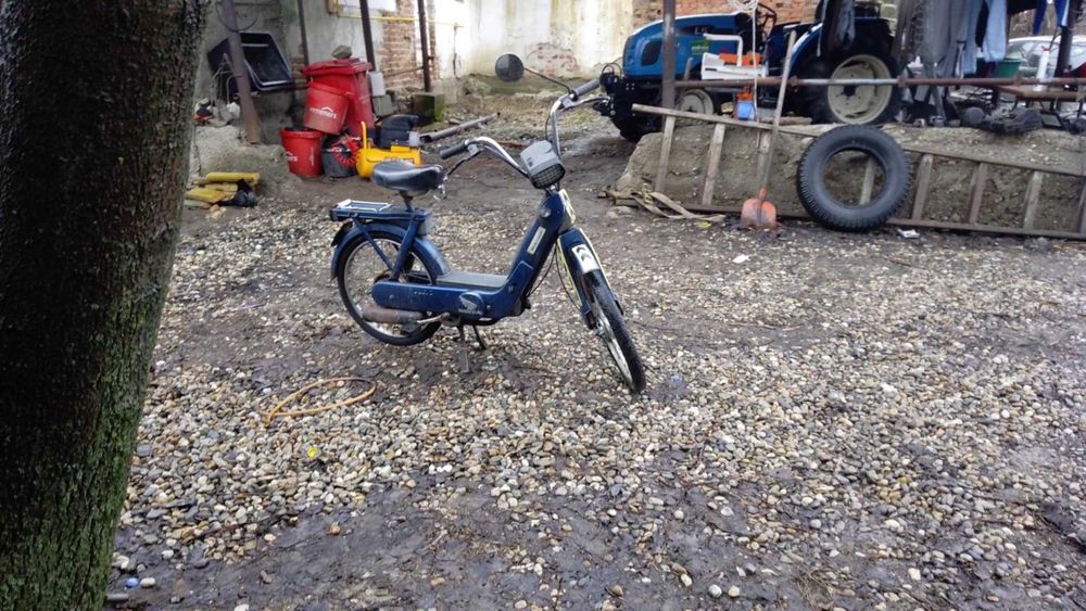 Vand/schimb moped piaggio ciao