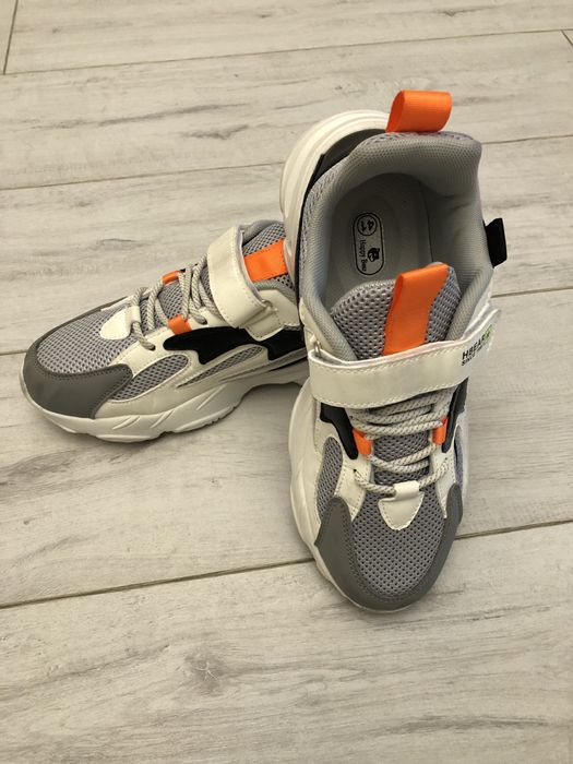 Кроссовки на 41 размер